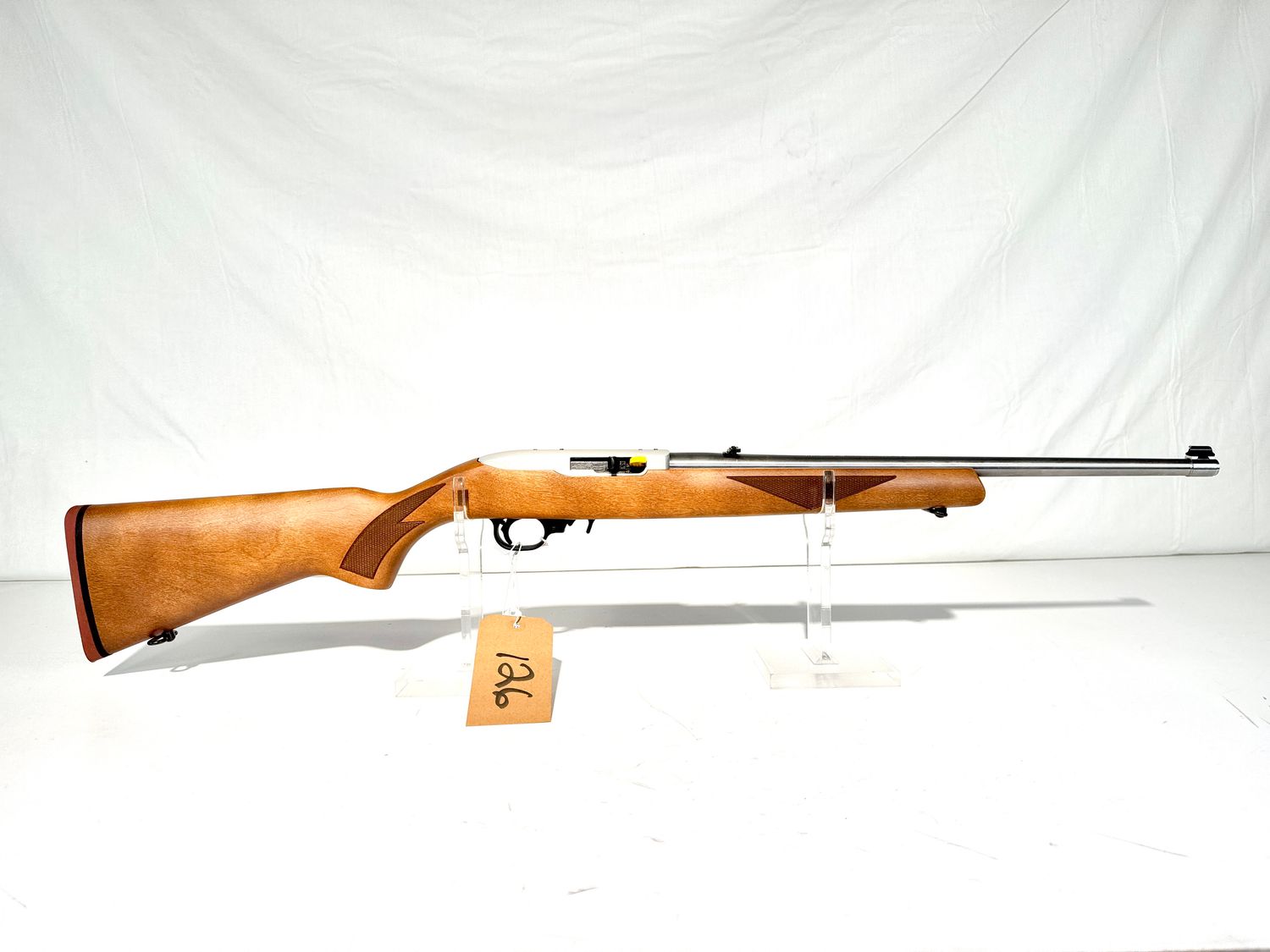 126 RUGER 10/22 22 LR SEMI AUTO RIFLE