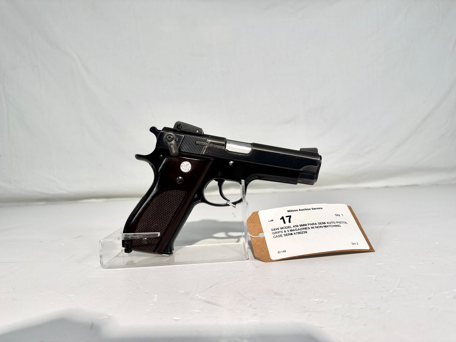 17 S&amp;W MODEL 439 9MM PARA SEMI AUTO PISTOL