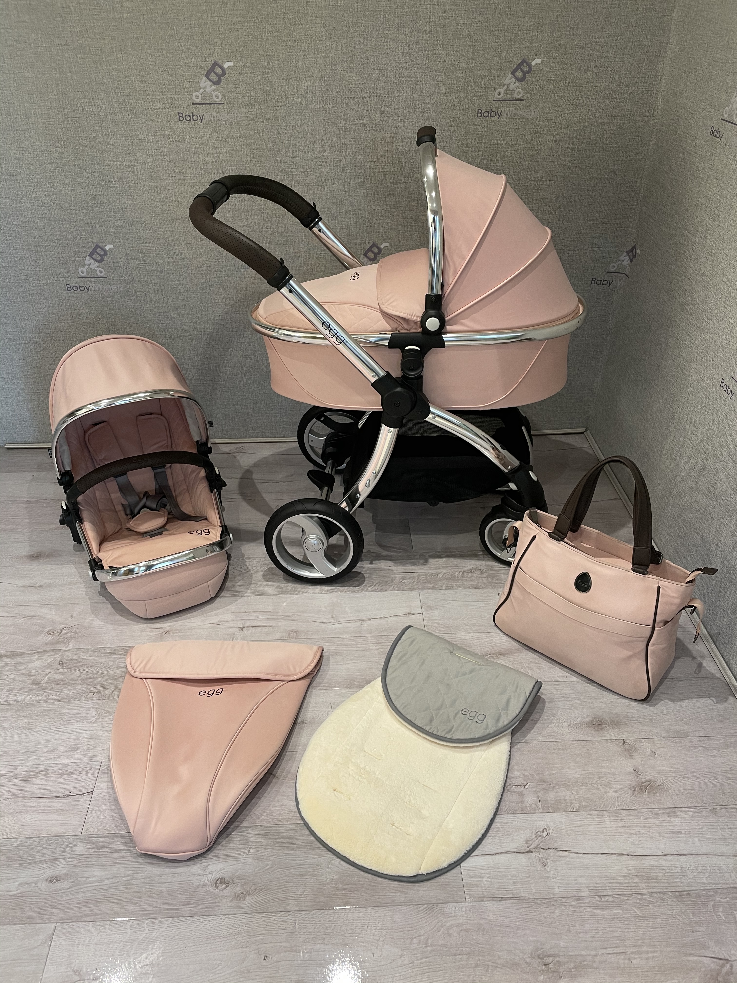 egg pushchair pink