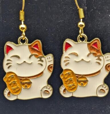 Lucky Cats with Fish Cakes