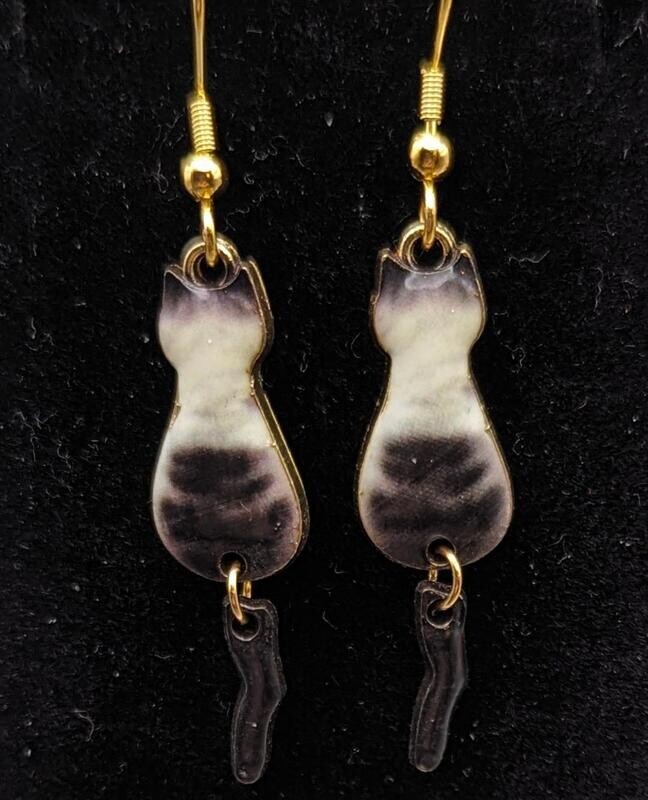 Cats with Wagging Tails