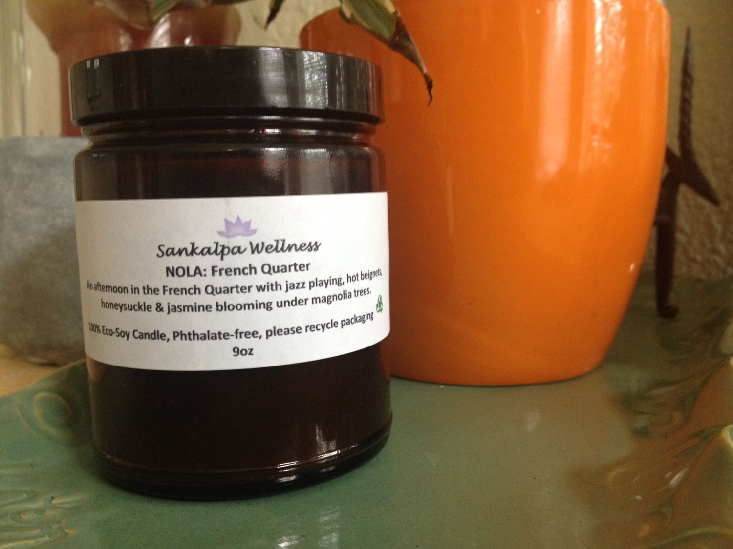 NOLA - French Quarater - 100% Natural Soy Candle in Amber Apothecary Jar w/Screwtop Lid