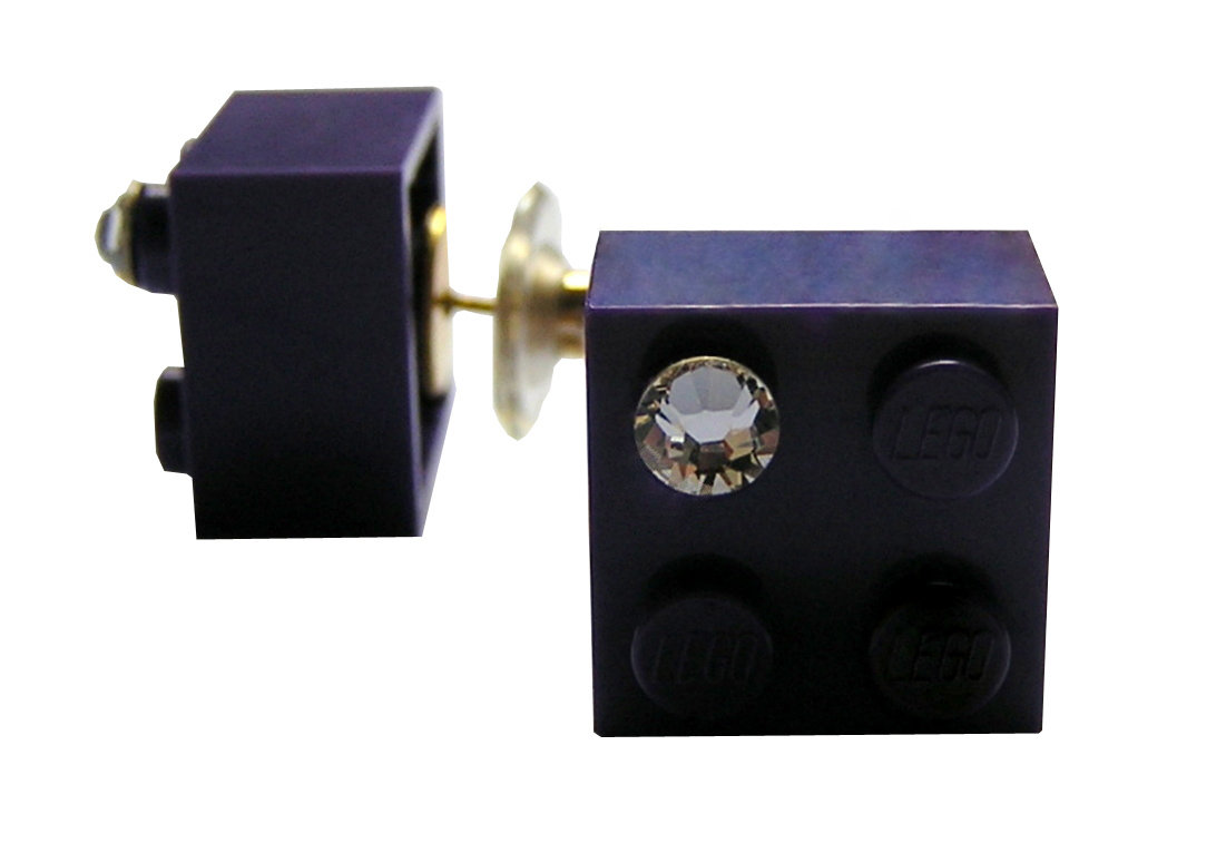 ​Purple LEGO® brick 2x2 with a ‘Diamond’ color SWAROVSKI® crystal on a Gold plated stud/silicone back stopper
