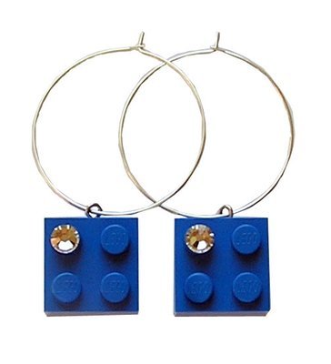 Dark Blue LEGO® brick 2x2 with a ‘Diamond’ color SWAROVSKI® crystal on a Silver plated hoop​