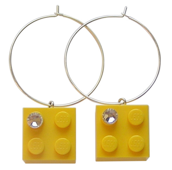 Yellow LEGO® brick 2x2 with a ‘Diamond’ color SWAROVSKI® crystal on a Silver plated hoop