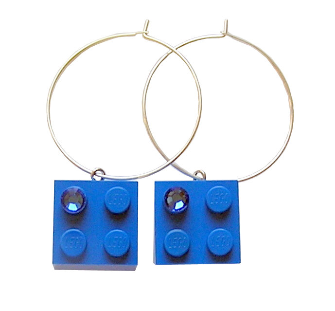 ​Dark Blue LEGO® brick 2x2 with a Blue SWAROVSKI® crystal on a Silver plated hoop