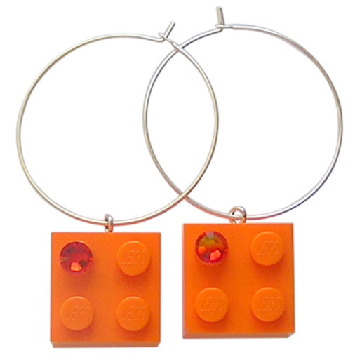 ​Orange LEGO® brick 2x2 with an Orange SWAROVSKI® crystal on a Silver plated hoop