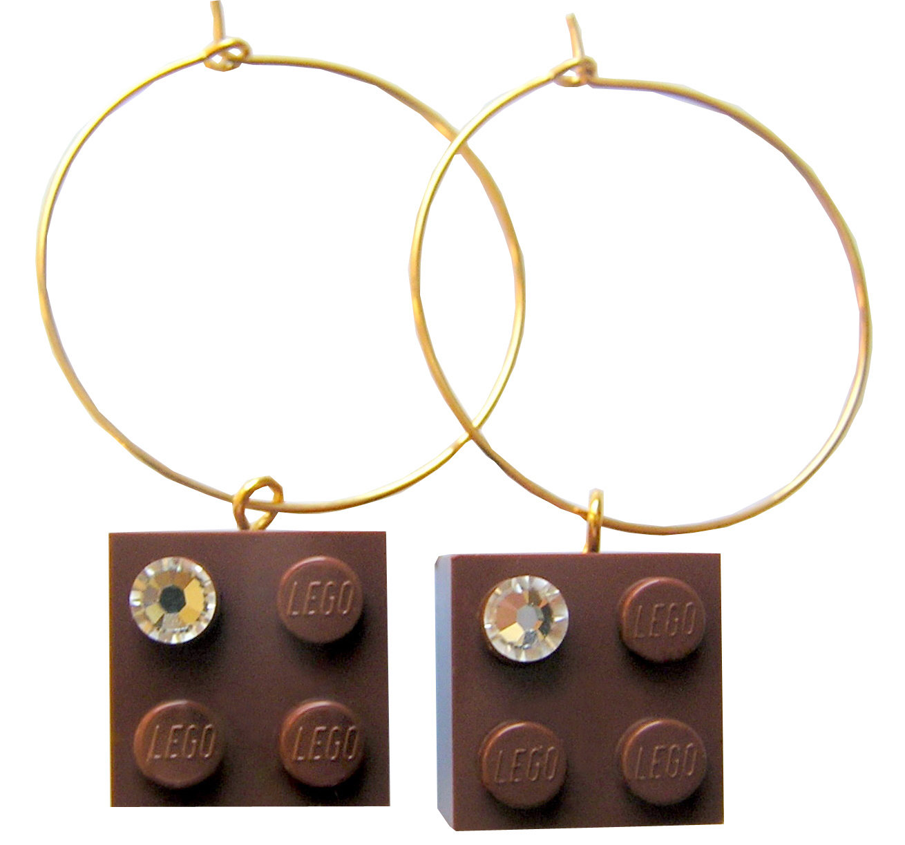 Brown LEGO® brick 2x2 with a ‘Diamond’ color SWAROVSKI® crystal on a Gold plated hoop