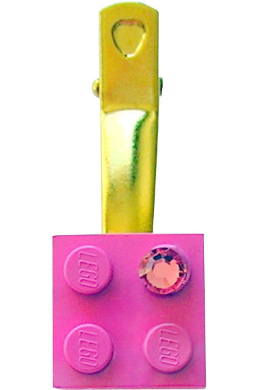 ​Dark Pink LEGO® brick 2x2 with a Pink SWAROVSKI® crystal on a Gold plated hair clip (one piece)