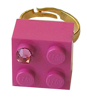 ​Dark Pink LEGO® brick 2x2 with a Pink SWAROVSKI® crystal on a Gold plated adjustable ring finding