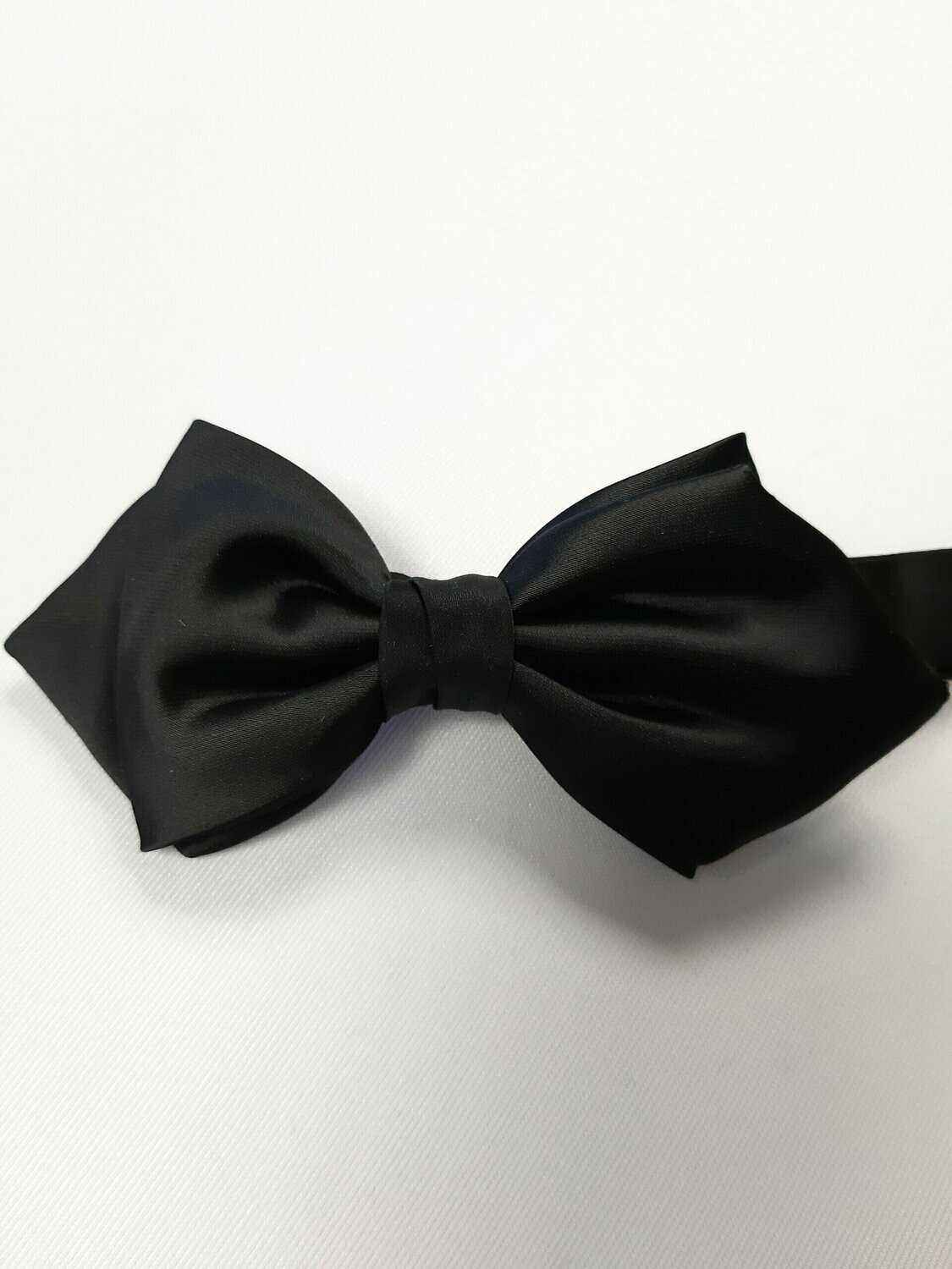 Schleife "spitze Form" Satin schwarz