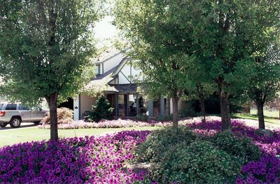 Nursery - Annuals/Vegetables