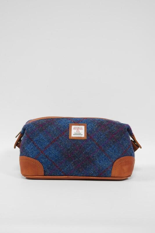 Harris Tweed Borve Washbag | A0174 (C) (Tan Leather)