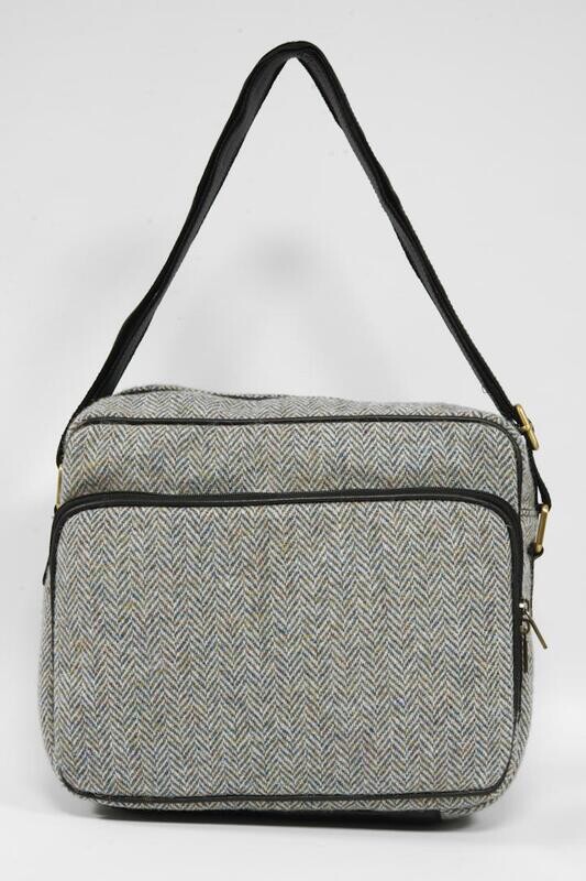 Harris Tweed Clisham Bag | HB109 (Black Leather)
