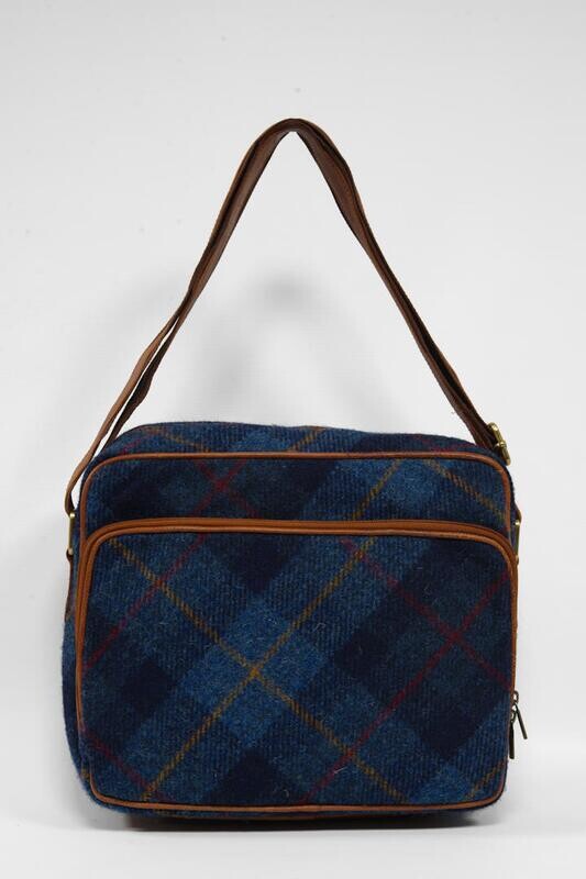Harris Tweed Clisham Bag | A075 (C) (Tan Leather)