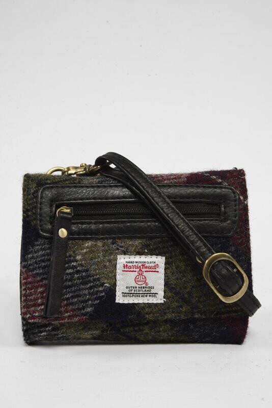 Harris Tweed Walkers Bag | A0175 (C) Black Leather