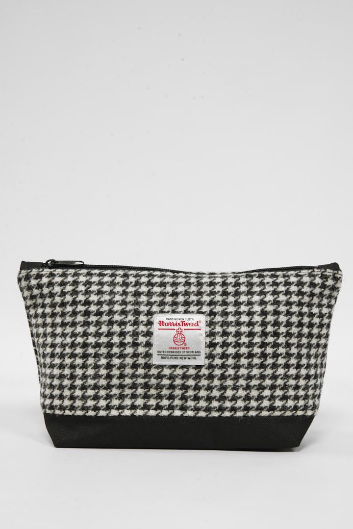 Harris Tweed Washbag | HO63 (Black)