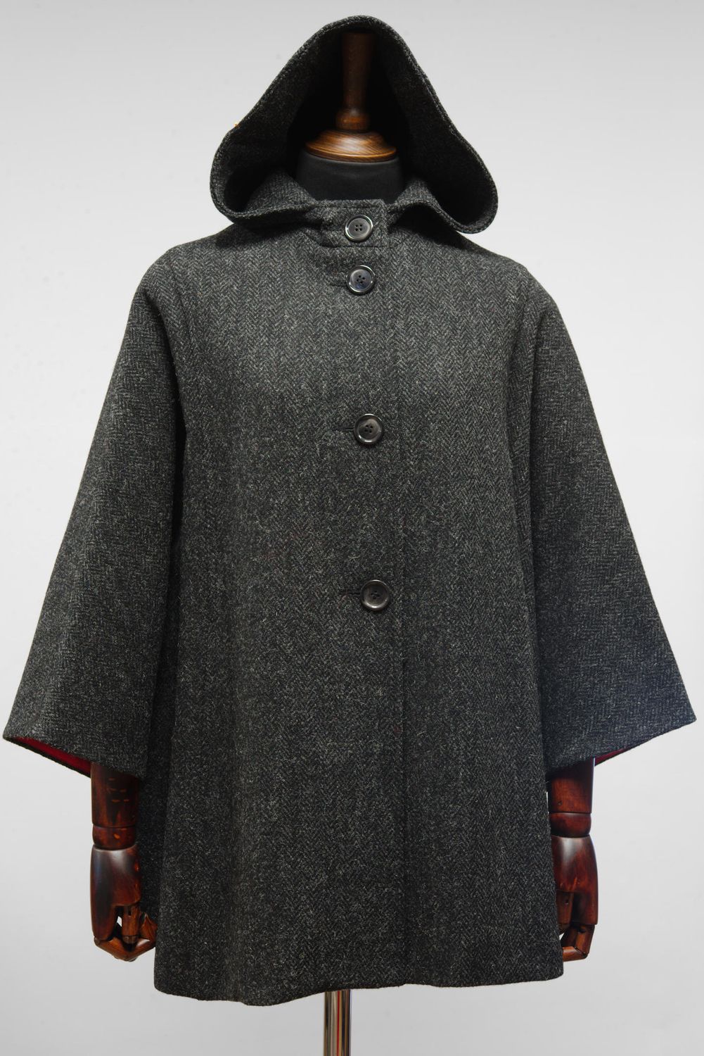 Harris Tweed Ladies Hooded Cape | Dark Charcoal Herringbone
