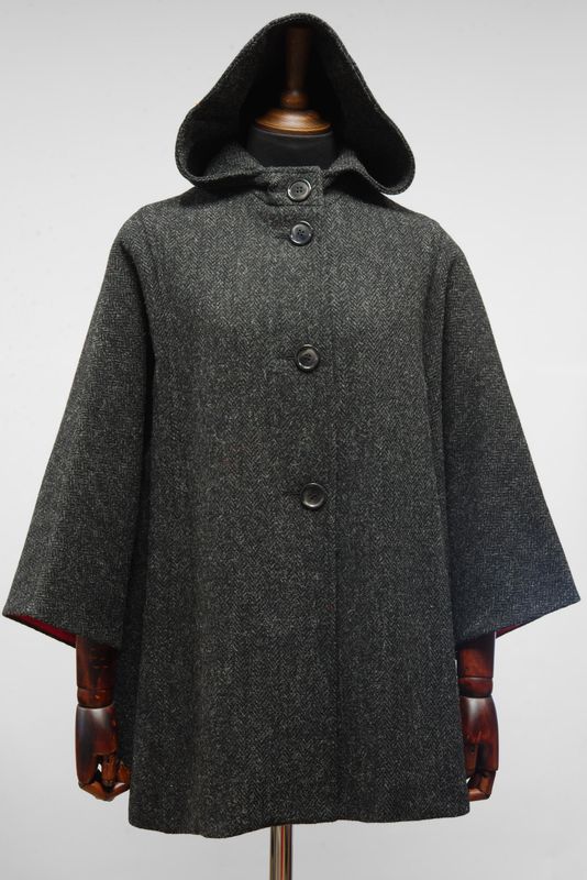 Harris Tweed Ladies Hooded Cape | Dark Charcoal Herringbone