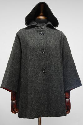 Harris Tweed Ladies Hooded Cape | Dark Charcoal Herringbone