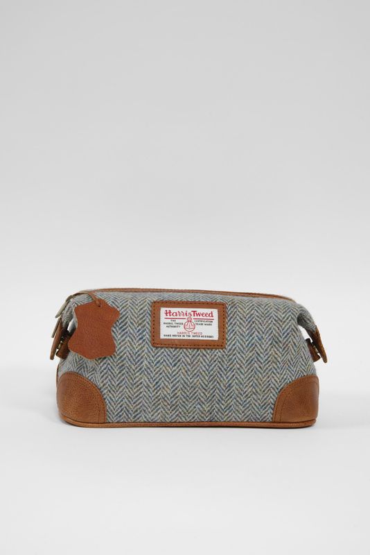 Harris Tweed Borve Washbag | HB109 (Tan Leather)