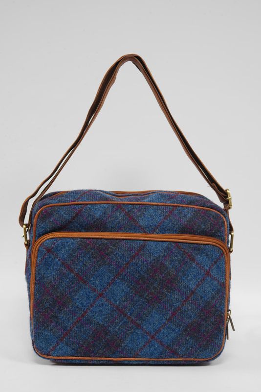 Harris Tweed Clisham Bag | A0174 (C) (Tan Leather)