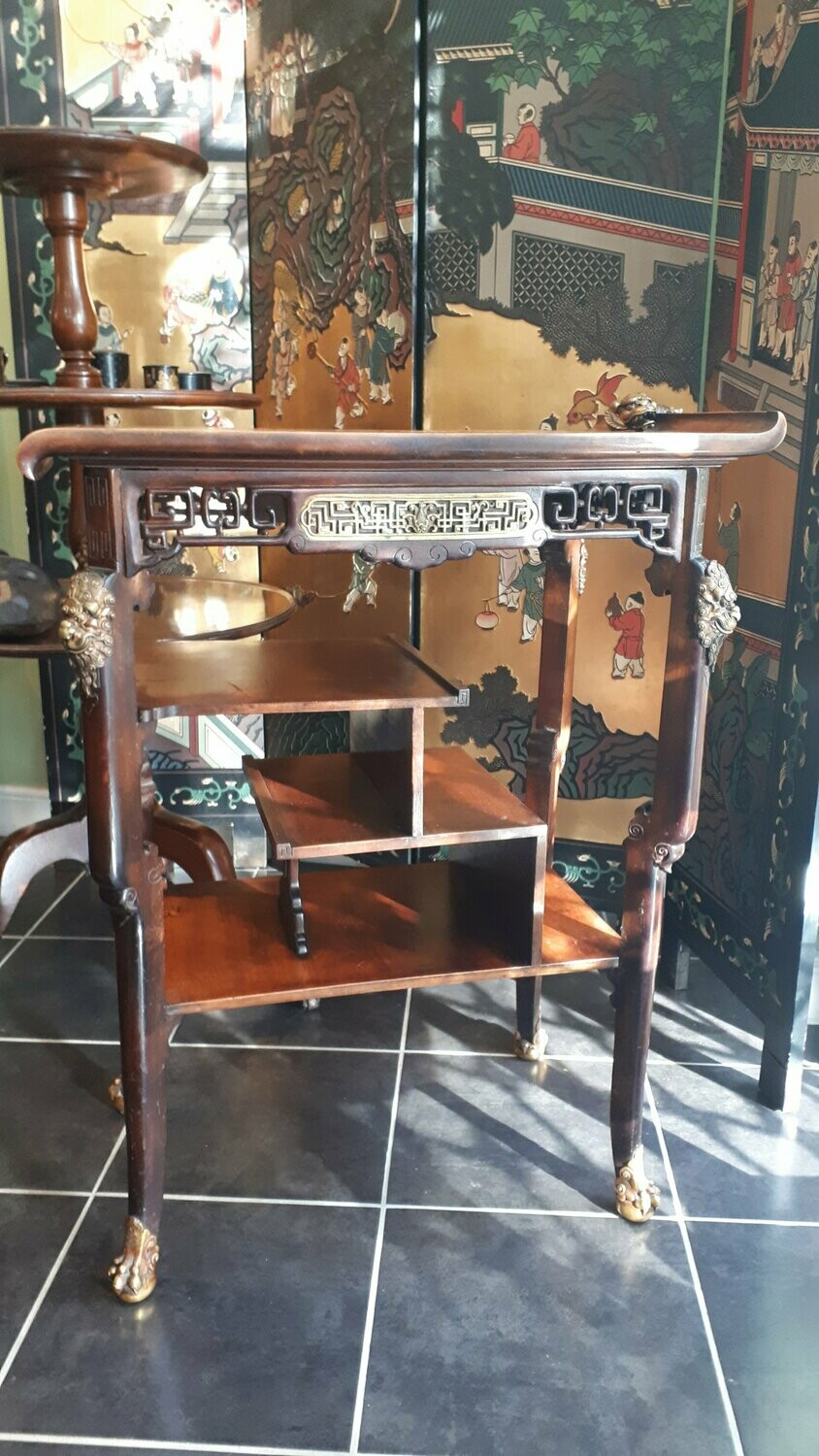 Petit meuble de style japonisant (vendu)