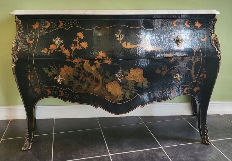 Commode laque asiatique