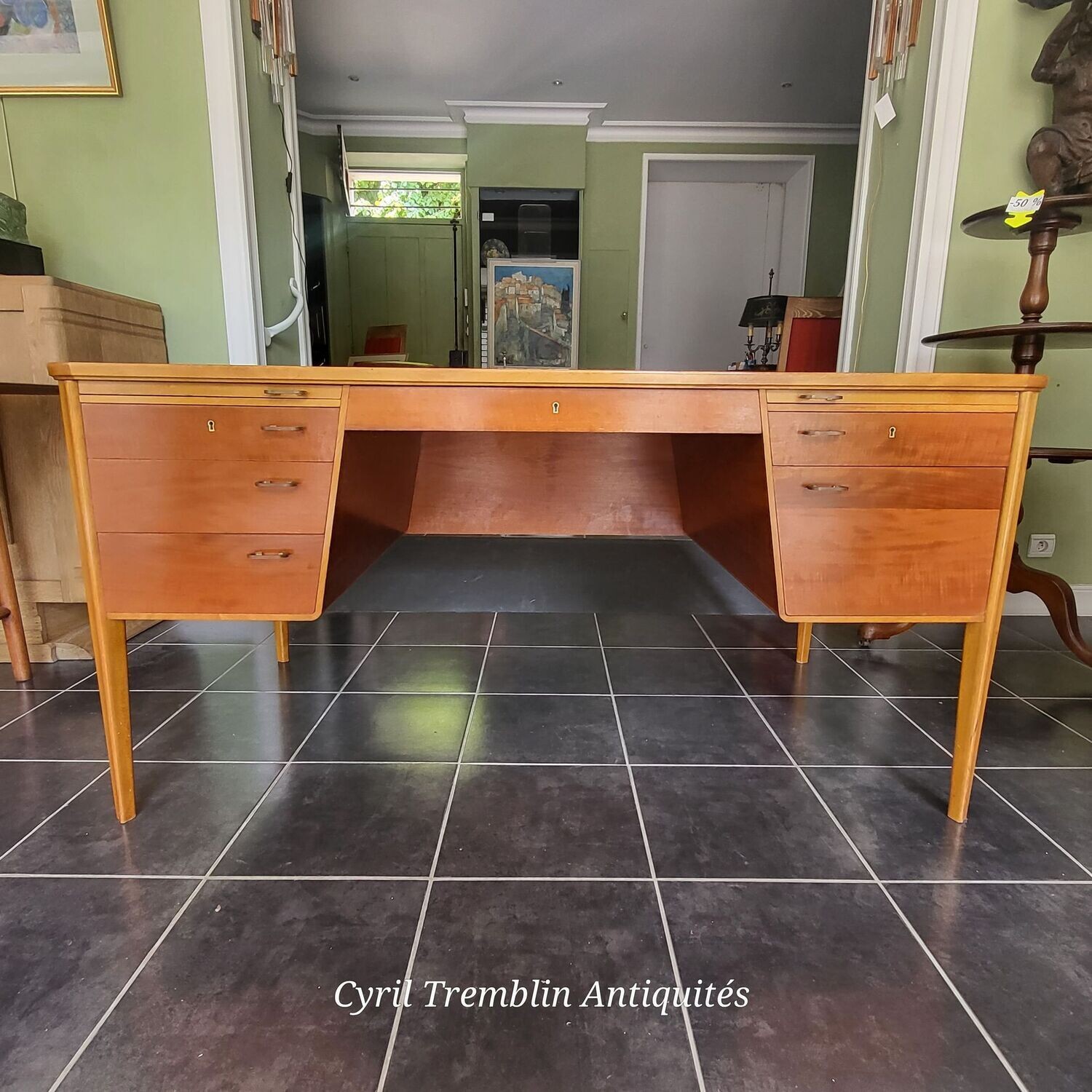 Bureau à caissons de tiroirs (Vendu)