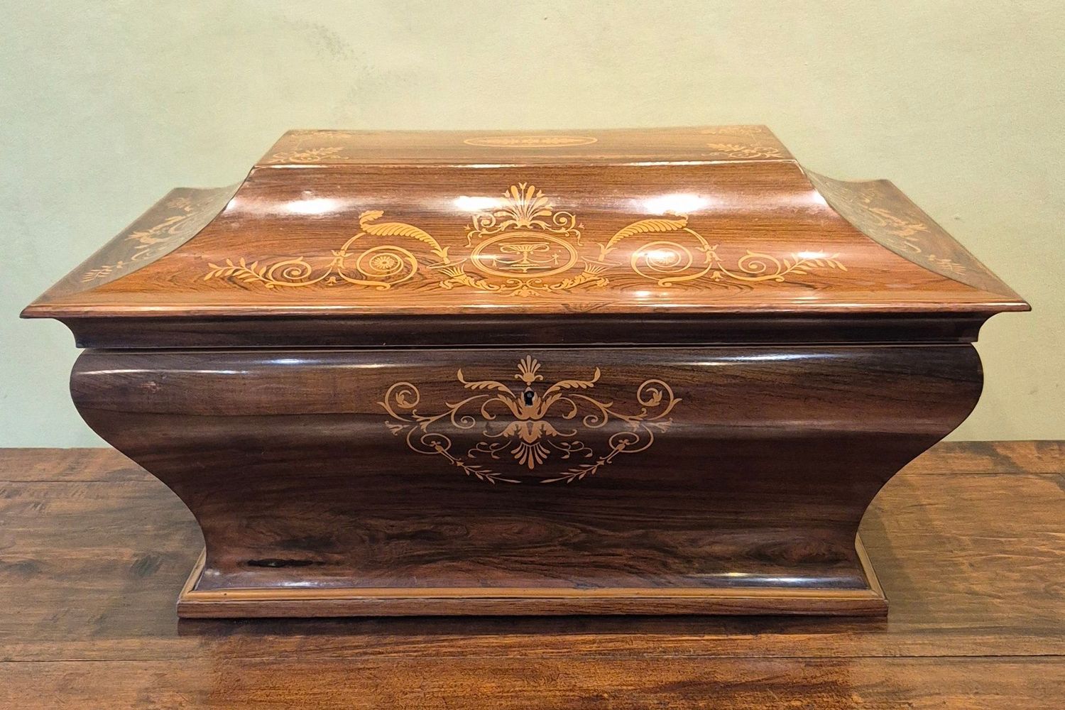 Coffre de mariage Charles X (Vendu) Coffre de mariage Charles X (Vendu)