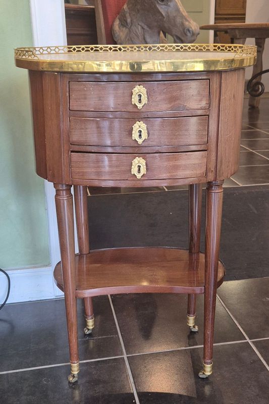Table chiffonnière acajou XVIIIeme Table chiffonnière acajou XVIIIeme
