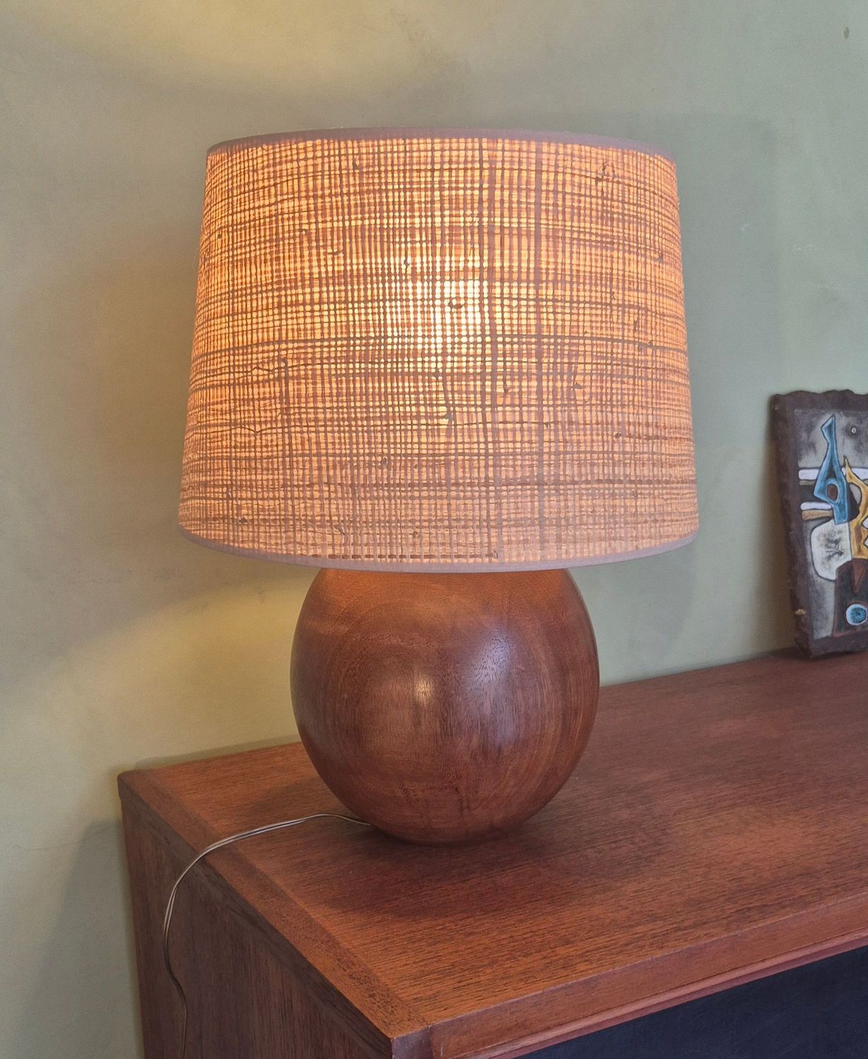 Lampe boule en bois tourné Lampe boule en bois tourné