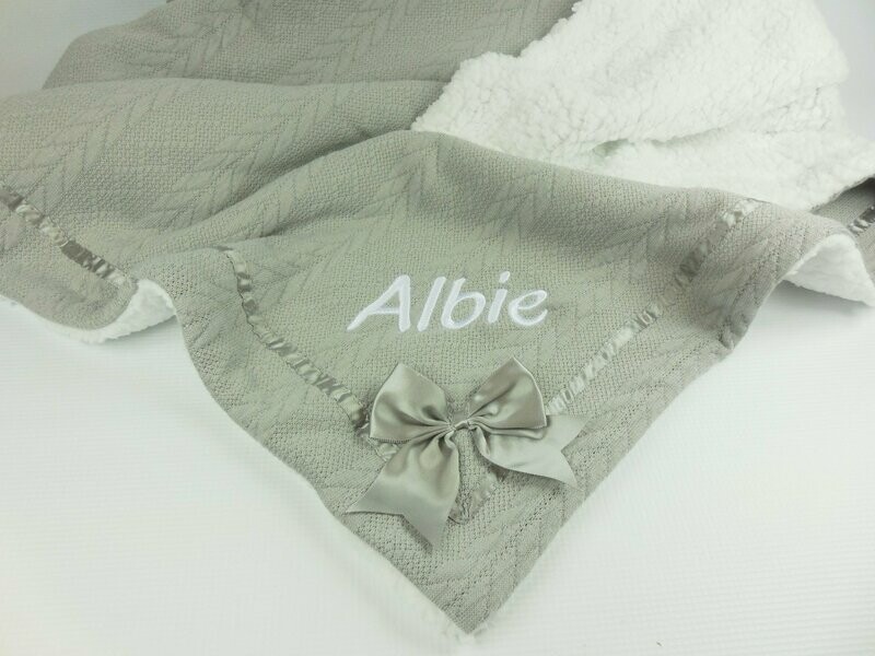 Cable Knit Baby Bow Blanket Grey