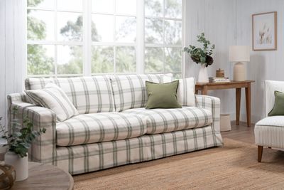 Sherman sofa by Molmic