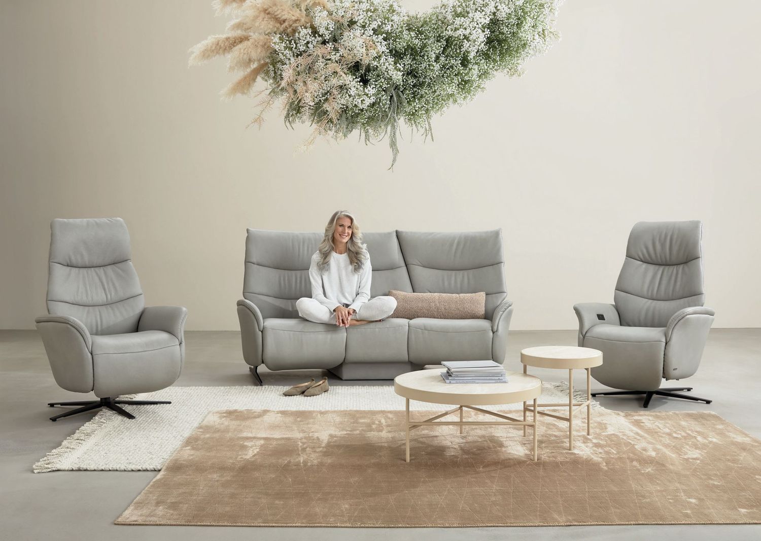 Azure Trapezodial Sofa by himolla