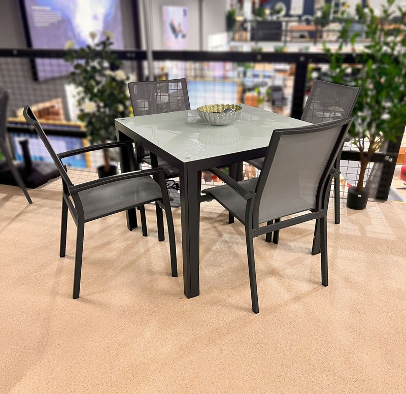 Dali Outdoor 5 piece Setting Floorstock Special Dali Outdoor 5 piece Setting Floorstock Special
