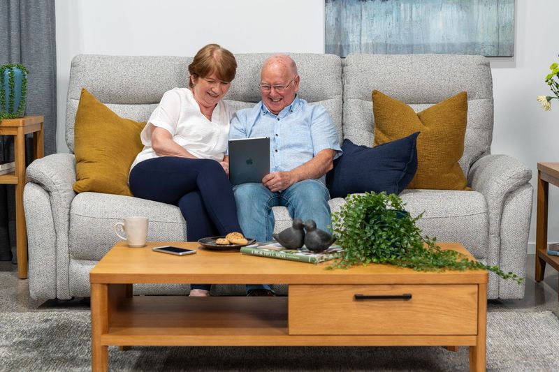 Oakland sofa by La-Z-boy