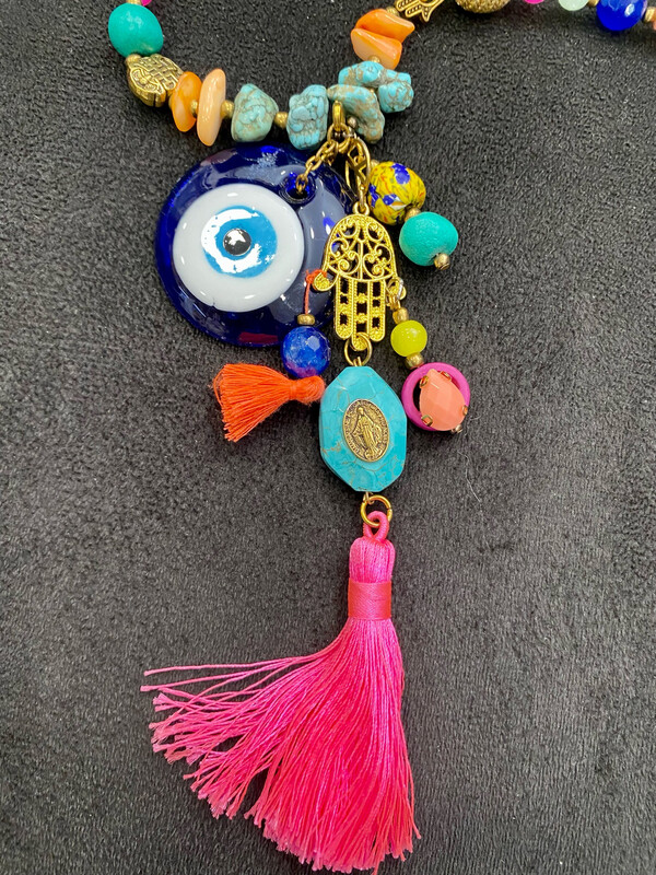 Collier t’as vue la vierge