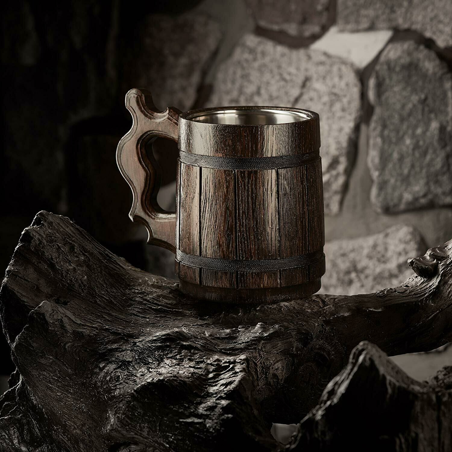 Boccale da birra in legno - in quercia - fatto a mano con sorprendente maestria e materiali di qualitŕ - foderato in metallo - Resistente - Robusto - Di Lunga Durata