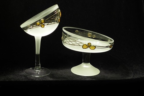 Set of 2 frosted glass fruit bowl and gem plate with stem decorated with tin and amber mesh.