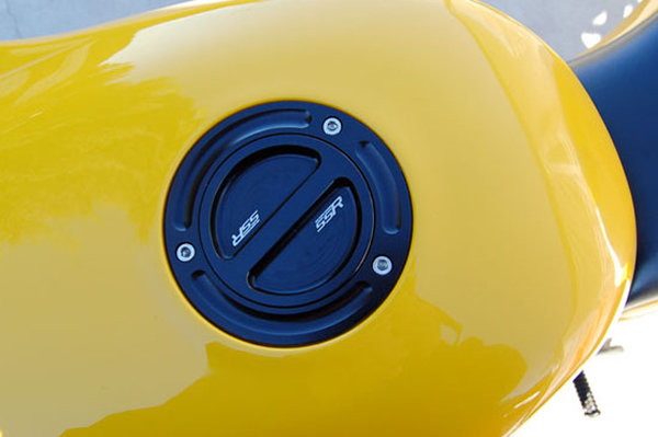 Gen 1 SV650 4 Hole Keyless Gas Cap - Quick Release Style Gen 1 SV650 4 Hole Keyless Gas Cap - Quick Release Style