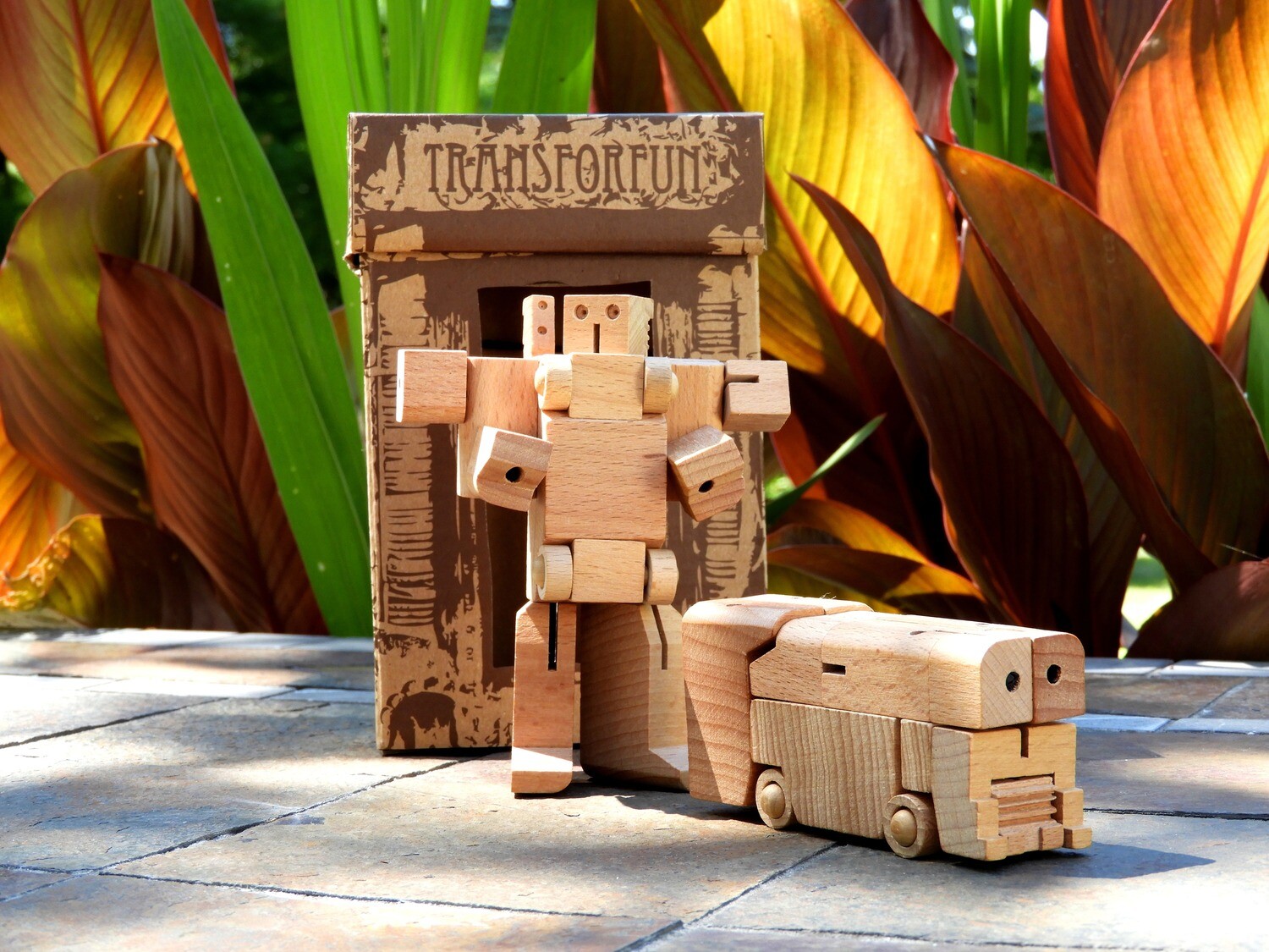 WooBot - Wooden Robot Transforms into a Bus
