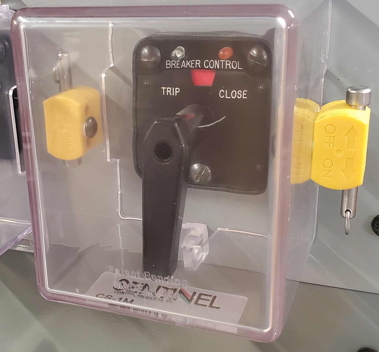 "CS-1M" and "CS-2M" MAGNETICALLY Held Control Switch Safety Cover,