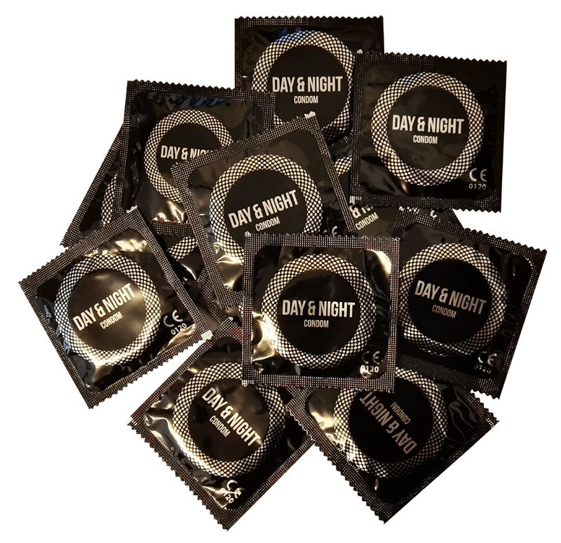 BEPPY - PRESERVATIVI GIORNO E NOTTE 100 UNITΒ· BEPPY - DAY AND NIGHT CONDOMS 100 UNITS