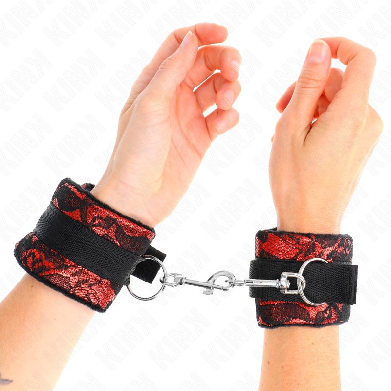 KINK - POLSO CORTO IN PIZZO DI VELLUTO E FASCIA IN NYLON ROSSO / NERO 23 X 6,5 CM KINK - SHORT VELVET LACE WRIST RESTRAINTS AND NYLON BIND RED / BLACK 23 X 6.5 CM