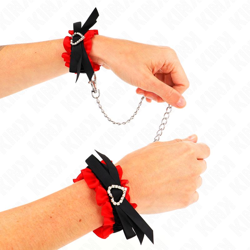KINK - POLSO ELASTICO IN PIZZO DETTAGLI CUORE ROSSO REGOLABILE 22-35 CM KINK - POLSO ELASTICO IN PIZZO DETTAGLI CUORE ROSSO REGOLABILE 22-35 CM