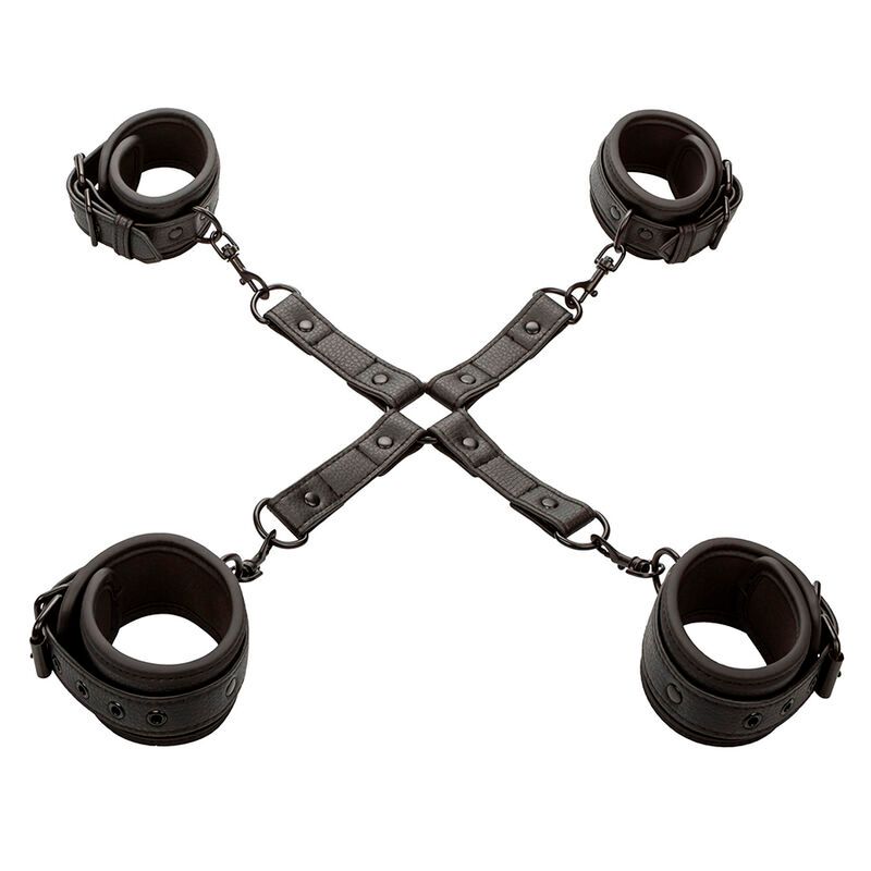 CALEXOTICS - NOCTURNAL CONNETTORE HOG TIE CUERO REGOLABILE NERO CALEXOTICS - NOCTURNAL CONNETTORE HOG TIE CUERO REGOLABILE NERO