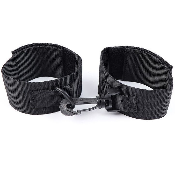 OHMAMA FETISH - FERMAPOLSI IN NYLON OHMAMA FETISH - NYLON WRIST RESTRAINTS