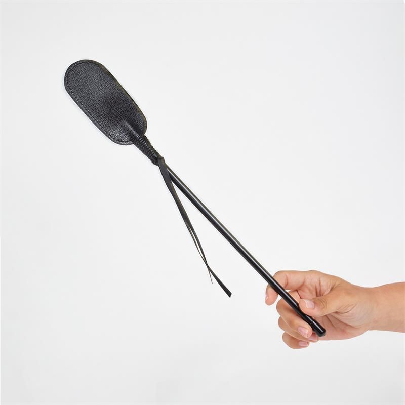 Oval-shaped synthetic leather whip Oval-shaped synthetic leather whip