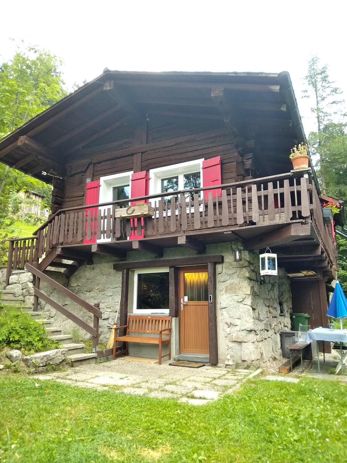 Small rustic and bucolic chalet - Check-in